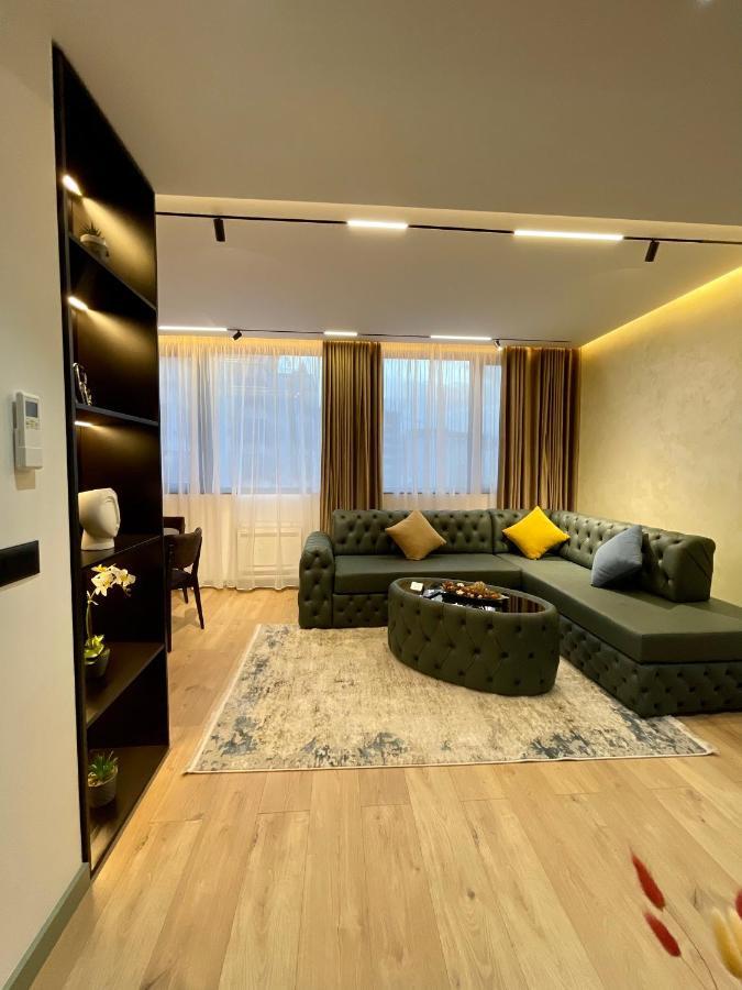 Queens Luxury Apartments Tirana Exteriör bild