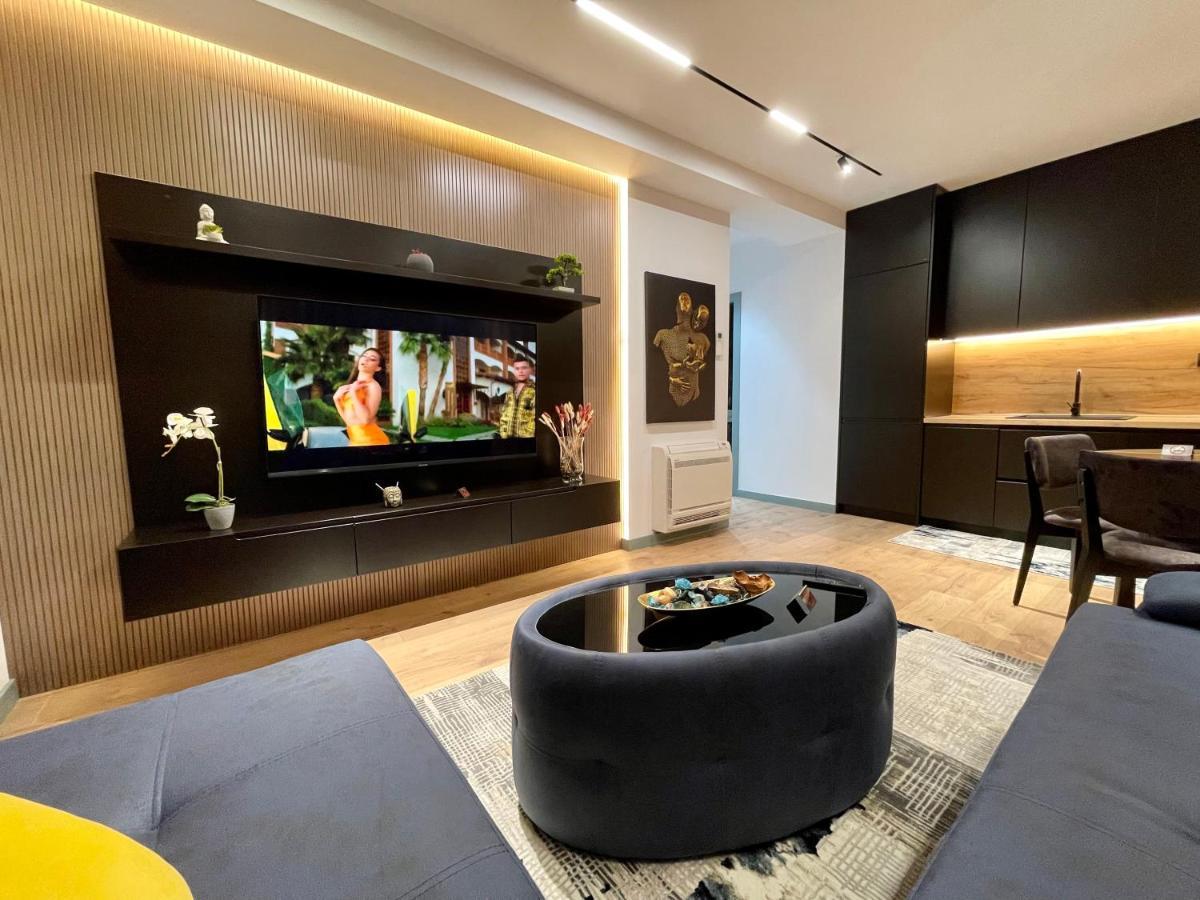 Queens Luxury Apartments Tirana Exteriör bild