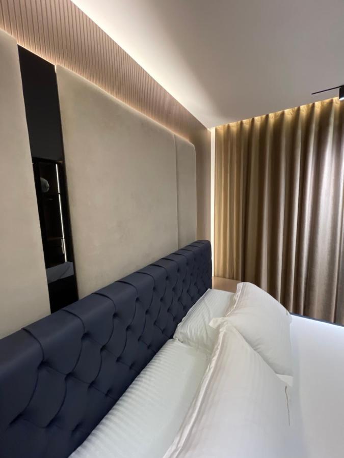 Queens Luxury Apartments Tirana Exteriör bild