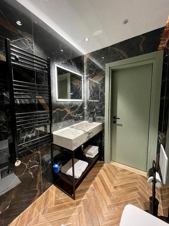Queens Luxury Apartments Tirana Exteriör bild