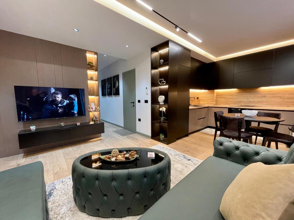 Queens Luxury Apartments Tirana Exteriör bild
