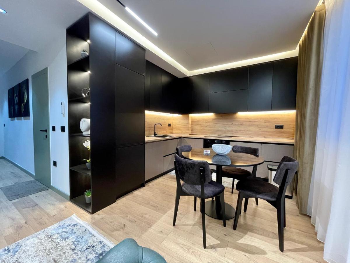 Queens Luxury Apartments Tirana Exteriör bild
