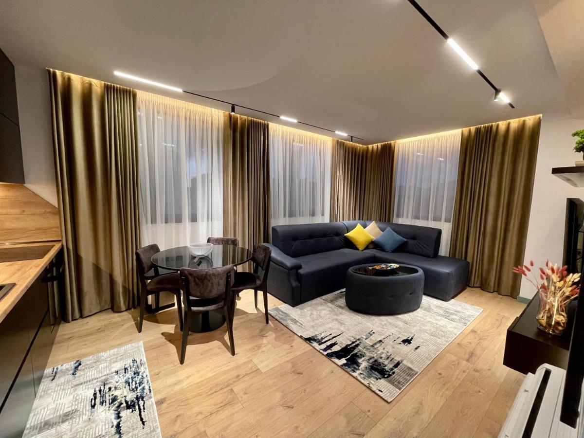 Queens Luxury Apartments Tirana Exteriör bild