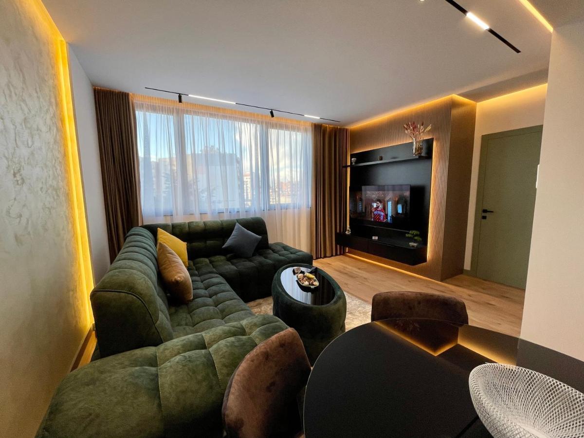 Queens Luxury Apartments Tirana Exteriör bild