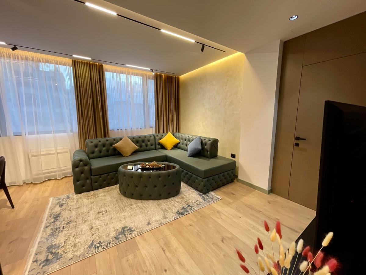 Queens Luxury Apartments Tirana Exteriör bild