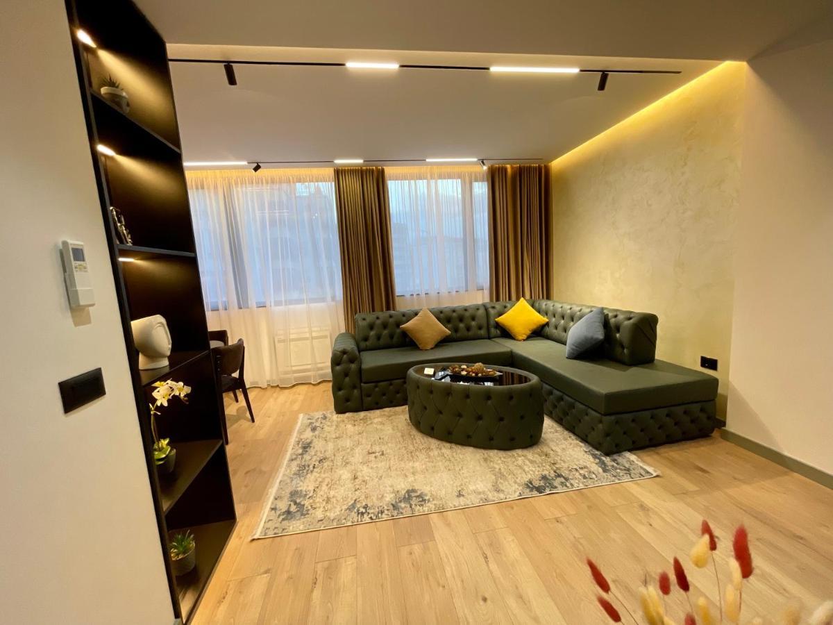 Queens Luxury Apartments Tirana Exteriör bild
