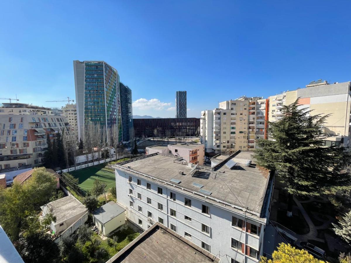 Queens Luxury Apartments Tirana Exteriör bild